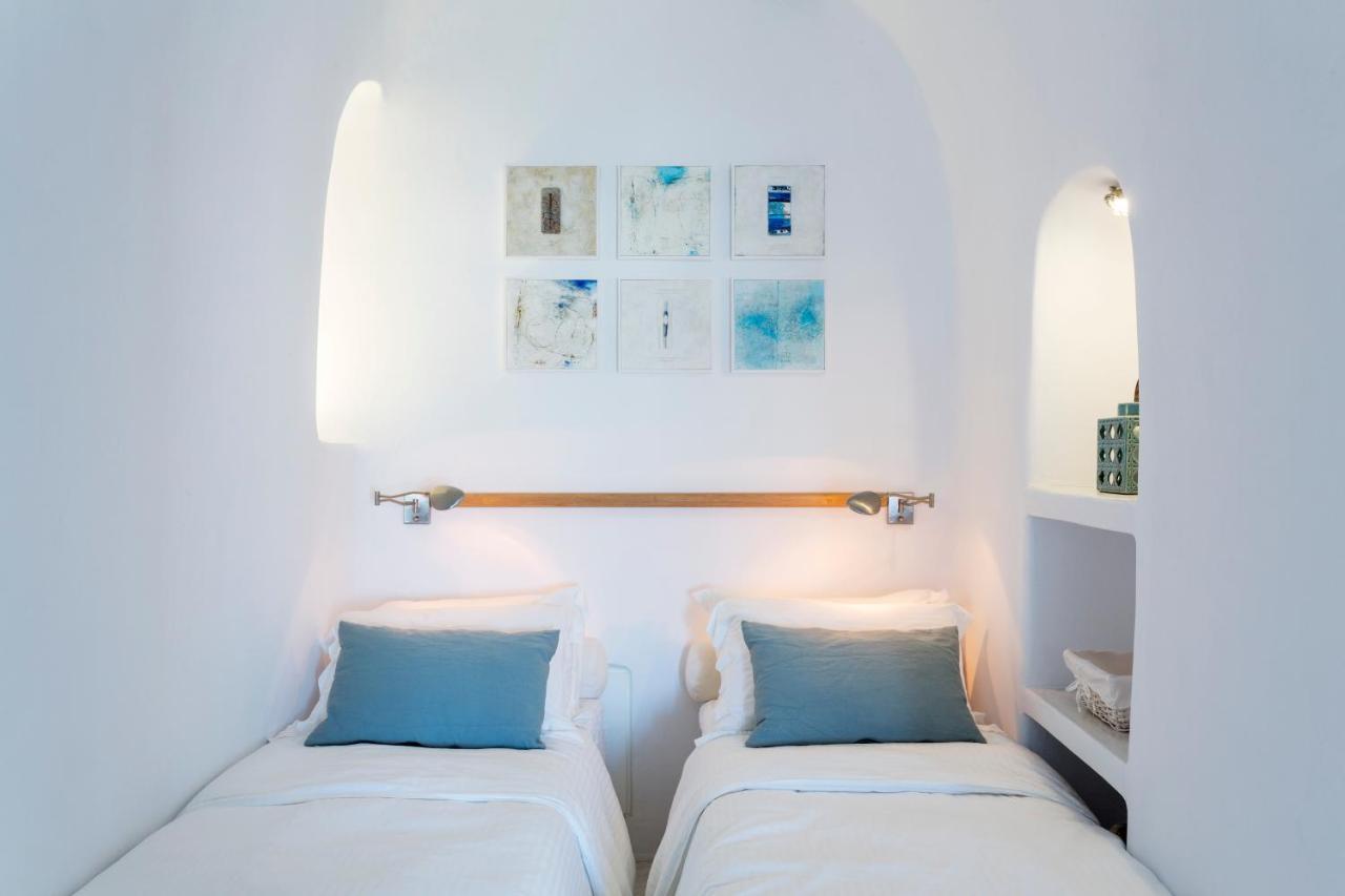 Galini Fira (Santorini)